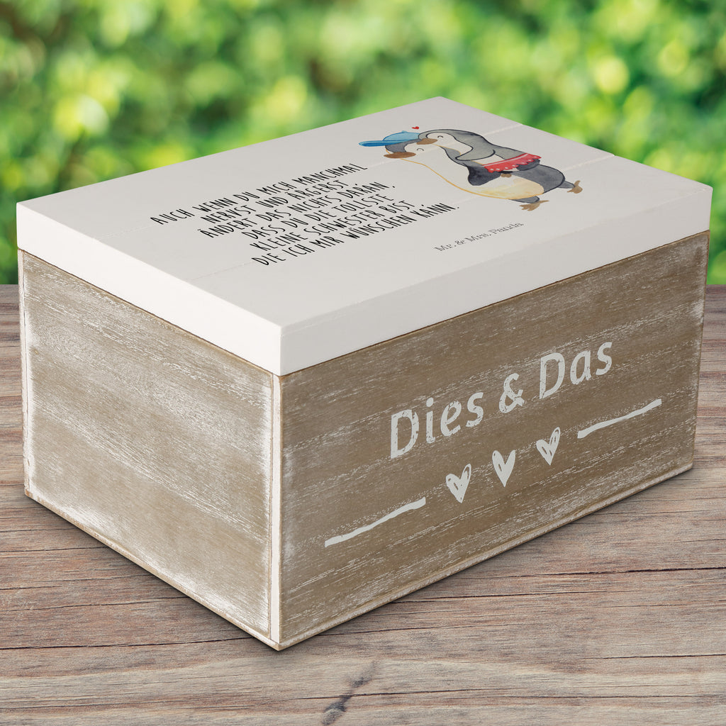 Holzkiste Pinguin Kleine Schwester Holzkiste, Kiste, Schatzkiste, Truhe, Schatulle, XXL, Erinnerungsbox, Erinnerungskiste, Dekokiste, Aufbewahrungsbox, Familie, Vatertag, Muttertag, Bruder, Schwester, Mama, Papa, Oma, Opa