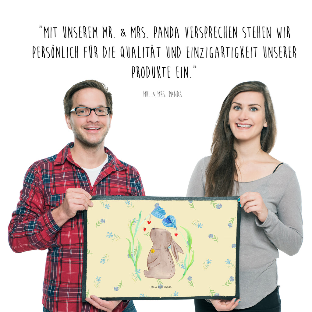 Fußmatte Hase Blume Hase, Kaninchen, Kind, Taufe, Taufgeschenk, Geburt, Schwangerschaft, erstes Kind, Kindergeburtstag, Geburtstag, Hoffnung, Träume Türvorleger, Schmutzmatte, Fußabtreter, Matte, Schmutzfänger, Fußabstreifer, Schmutzfangmatte, Türmatte, Motivfußmatte,  Haustürmatte, Vorleger  Ostern, Osterhase, Ostergeschenke, Osternest, Osterdeko, Geschenk zu Ostern