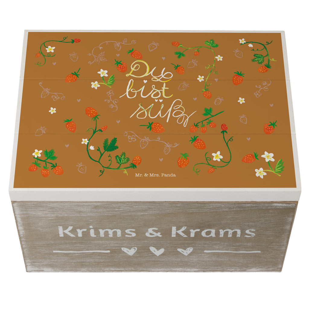 Holzkiste Erdbeeren Du bist süß Erdbeere, süß, Du bist süß, Liebe Spruch, Liebe Zitat, Kompliment, Geschenk Freundin, Jahrestag, Geschenk Partner, Deko Holzkiste, Kiste, Schatzkiste, Truhe, Schatulle, XXL,  Erinnerungsbox, Erinnerungskiste, Dekokiste, Aufbewahrungsbox  Blumen Deko, Frühlings Deko, Sommer Deko, Dekoration, positive Botschaft, Naturliebhaber, Outdoor, Natur, Abenteuer
