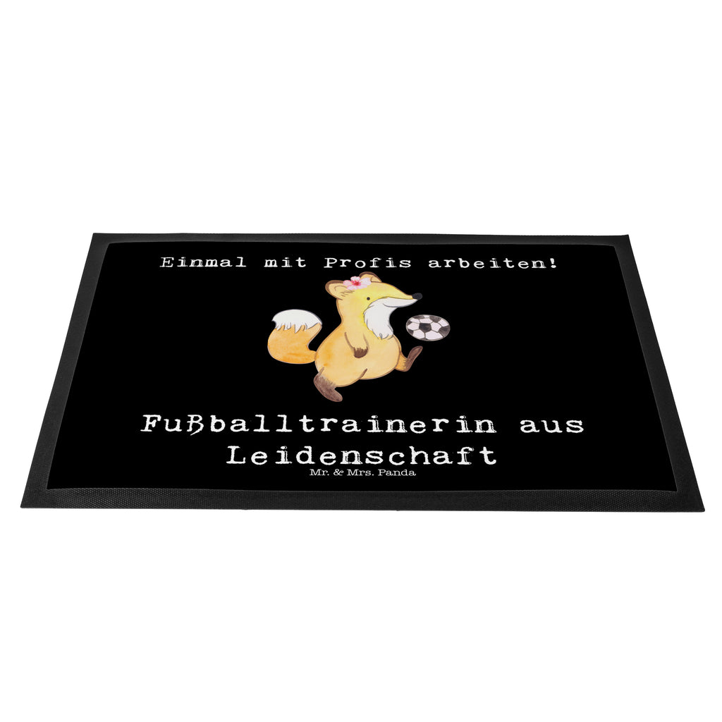 Fußmatte Fußballtrainerin aus Leidenschaft Fußballtrainerin, Fußballspiel, Glücksbringer, Verein Fußball,  Türvorleger, Schmutzmatte, Fußabtreter, Matte, Schmutzfänger, Fußabstreifer, Schmutzfangmatte, Türmatte, Motivfußmatte,  Haustürmatte, Vorleger  Beruf, Ausbildung, Jubiläum, Abschied, Rente, Kollege, Kollegin, Geschenk, Schenken, Arbeitskollege, Mitarbeiter, Firma, Danke, Dankeschön