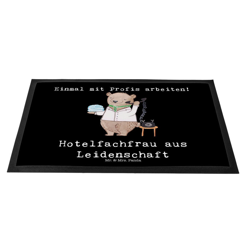 Fußmatte Hotelfachfrau aus Leidenschaft Hotelfachfrau, Hotelkauffrau, Hotelfachangestellte, Hotelier, Hoteleröffnung
 Türvorleger, Schmutzmatte, Fußabtreter, Matte, Schmutzfänger, Fußabstreifer, Schmutzfangmatte, Türmatte, Motivfußmatte,  Haustürmatte, Vorleger  Beruf, Ausbildung, Jubiläum, Abschied, Rente, Kollege, Kollegin, Geschenk, Schenken, Arbeitskollege, Mitarbeiter, Firma, Danke, Dankeschön