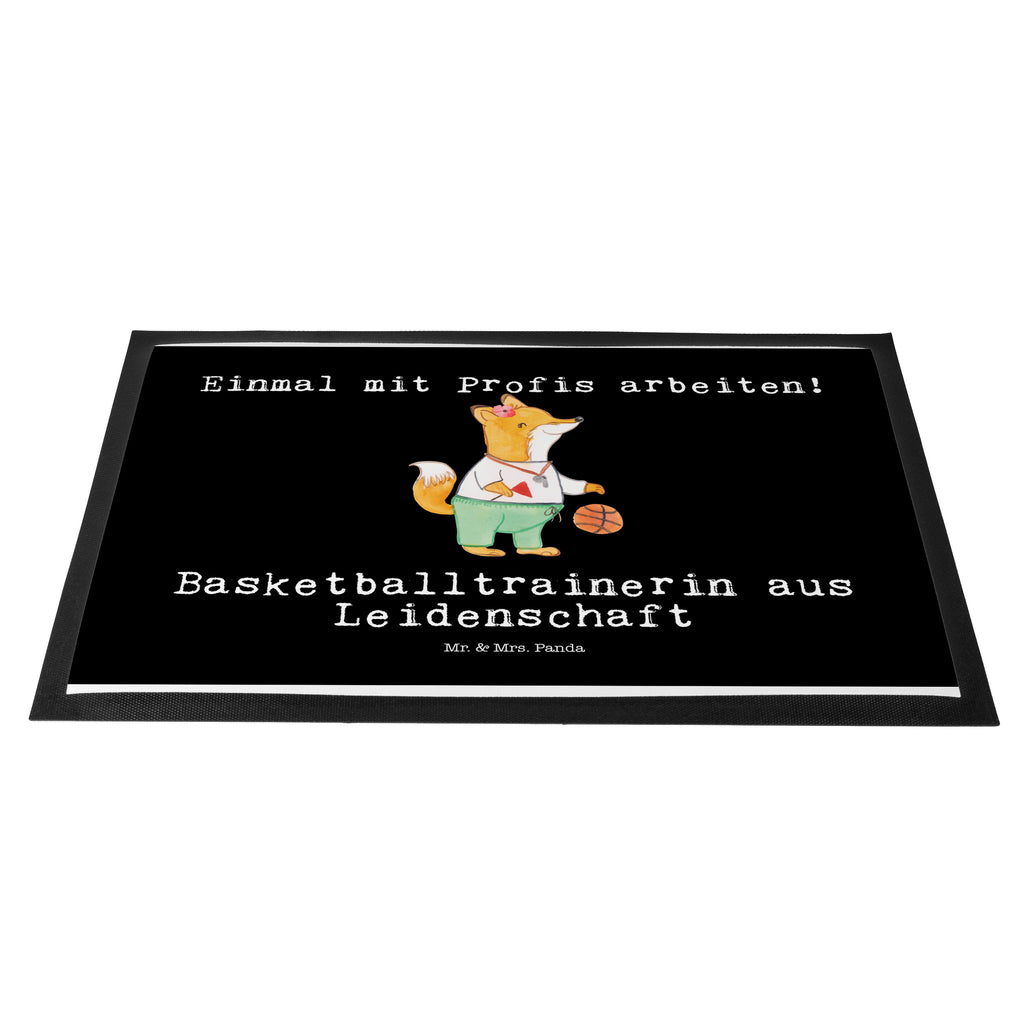 Fußmatte Basketballtrainerin aus Leidenschaft Basketballtrainerin, Basketball, Sport, Ballsport, Basketballcoach, Basketballerin, Verein Türvorleger, Schmutzmatte, Fußabtreter, Matte, Schmutzfänger, Fußabstreifer, Schmutzfangmatte, Türmatte, Motivfußmatte,  Haustürmatte, Vorleger  Beruf, Ausbildung, Jubiläum, Abschied, Rente, Kollege, Kollegin, Geschenk, Schenken, Arbeitskollege, Mitarbeiter, Firma, Danke, Dankeschön