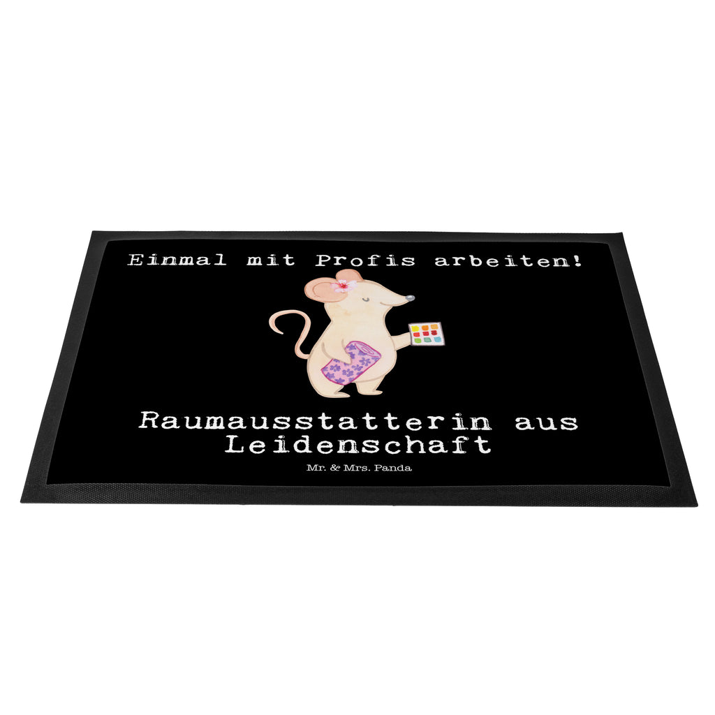 Fußmatte Raumausstatterin aus Leidenschaft  Türvorleger, Schmutzmatte, Fußabtreter, Matte, Schmutzfänger, Fußabstreifer, Schmutzfangmatte, Türmatte, Motivfußmatte,  Haustürmatte, Vorleger  Beruf, Ausbildung, Jubiläum, Abschied, Rente, Kollege, Kollegin, Geschenk, Schenken, Arbeitskollege, Mitarbeiter, Firma, Danke, Dankeschön