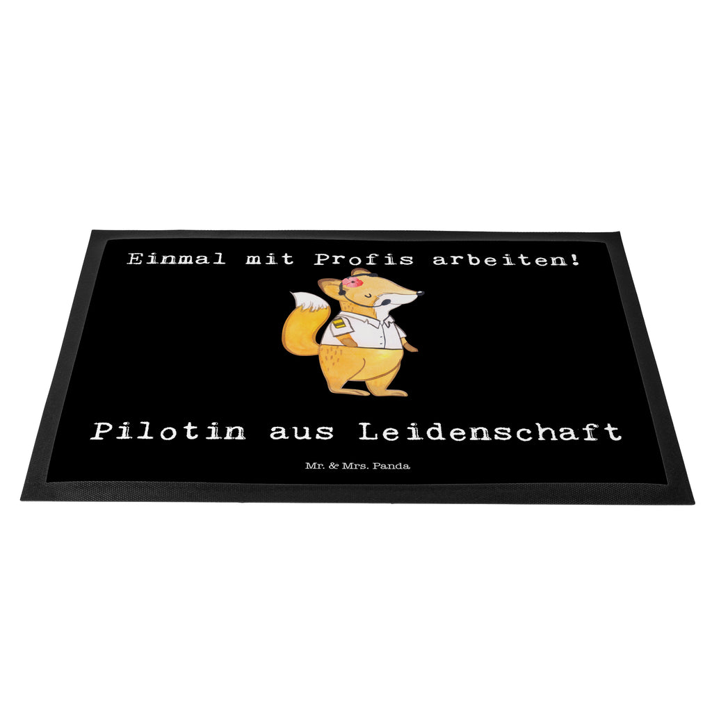 Fußmatte Pilotin aus Leidenschaft Pilotin, Flugkapitänin, Cockpit, Flugzeug,  Türvorleger, Schmutzmatte, Fußabtreter, Matte, Schmutzfänger, Fußabstreifer, Schmutzfangmatte, Türmatte, Motivfußmatte,  Haustürmatte, Vorleger  Beruf, Ausbildung, Jubiläum, Abschied, Rente, Kollege, Kollegin, Geschenk, Schenken, Arbeitskollege, Mitarbeiter, Firma, Danke, Dankeschön