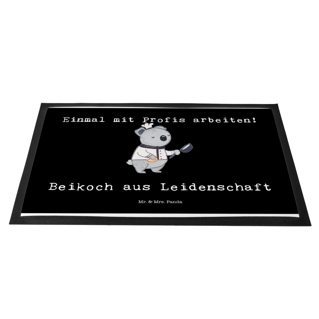 Fußmatte Beikoch aus Leidenschaft Beikoch, Spülhilfe, Hilfskoch, Jungkoch, Küchenhilfe, Gastronomie, Restaurant, Koch,  Türvorleger, Schmutzmatte, Fußabtreter, Matte, Schmutzfänger, Fußabstreifer, Schmutzfangmatte, Türmatte, Motivfußmatte,  Haustürmatte, Vorleger  Beruf, Ausbildung, Jubiläum, Abschied, Rente, Kollege, Kollegin, Geschenk, Schenken, Arbeitskollege, Mitarbeiter, Firma, Danke, Dankeschön