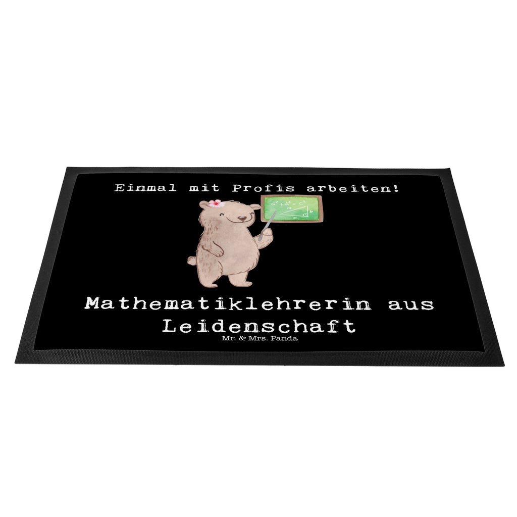 Fußmatte Mathematiklehrerin aus Leidenschaft Türvorleger, Schmutzmatte, Fußabtreter, Matte, Schmutzfänger, Fußabstreifer, Schmutzfangmatte, Türmatte, Motivfußmatte, Haustürmatte, Vorleger, Beruf, Ausbildung, Jubiläum, Abschied, Rente, Kollege, Kollegin, Geschenk, Schenken, Arbeitskollege, Mitarbeiter, Firma, Danke, Dankeschön, Mathematiklehrerin, Lehramtstudent, Referendariat, Mathelehrerin, Matheunterricht