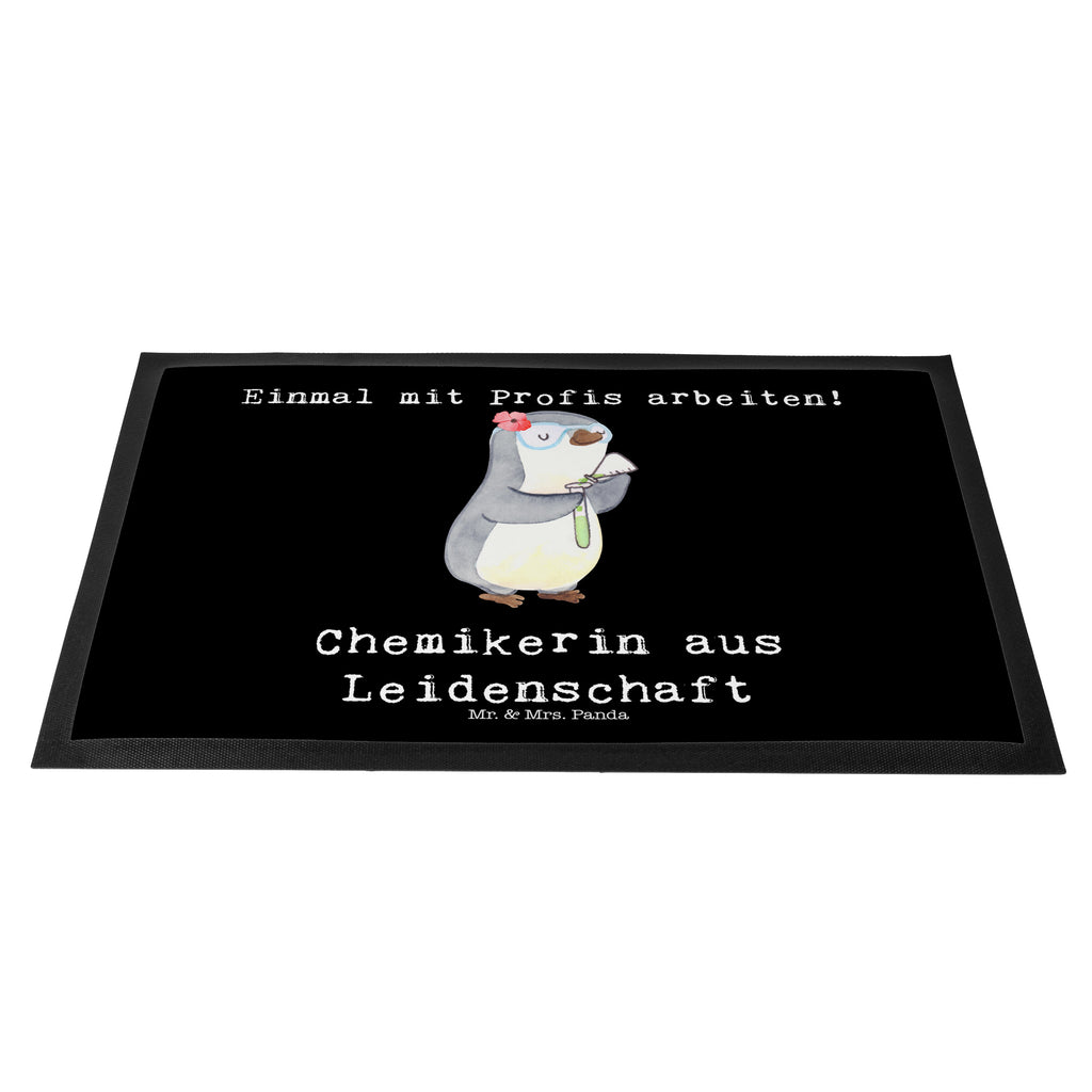 Fußmatte Chemikerin aus Leidenschaft Chemikerin, Chemielaborantin, Naturwissenschaftlerin, Labor,  Studium,  Forschung, Wissenschaftlerin,  Türvorleger, Schmutzmatte, Fußabtreter, Matte, Schmutzfänger, Fußabstreifer, Schmutzfangmatte, Türmatte, Motivfußmatte,  Haustürmatte, Vorleger  Beruf, Ausbildung, Jubiläum, Abschied, Rente, Kollege, Kollegin, Geschenk, Schenken, Arbeitskollege, Mitarbeiter, Firma, Danke, Dankeschön