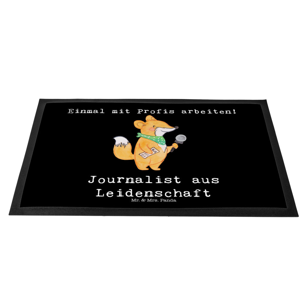 Fußmatte Journalist aus Leidenschaft Journalist, Reporter, Redakteur, Pressebüro, Ausbildung  , Studium Türvorleger, Schmutzmatte, Fußabtreter, Matte, Schmutzfänger, Fußabstreifer, Schmutzfangmatte, Türmatte, Motivfußmatte,  Haustürmatte, Vorleger  Beruf, Ausbildung, Jubiläum, Abschied, Rente, Kollege, Kollegin, Geschenk, Schenken, Arbeitskollege, Mitarbeiter, Firma, Danke, Dankeschön