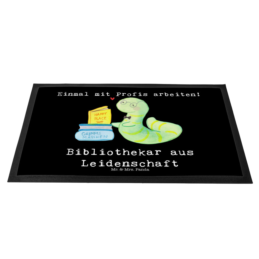 Fußmatte Bibliothekar aus Leidenschaft Bibliothekar, Buchhandlung, Bibliothek, Bücherwurm, Leseratte, Bücherliebe Türvorleger, Schmutzmatte, Fußabtreter, Matte, Schmutzfänger, Fußabstreifer, Schmutzfangmatte, Türmatte, Motivfußmatte,  Haustürmatte, Vorleger  Beruf, Ausbildung, Jubiläum, Abschied, Rente, Kollege, Kollegin, Geschenk, Schenken, Arbeitskollege, Mitarbeiter, Firma, Danke, Dankeschön