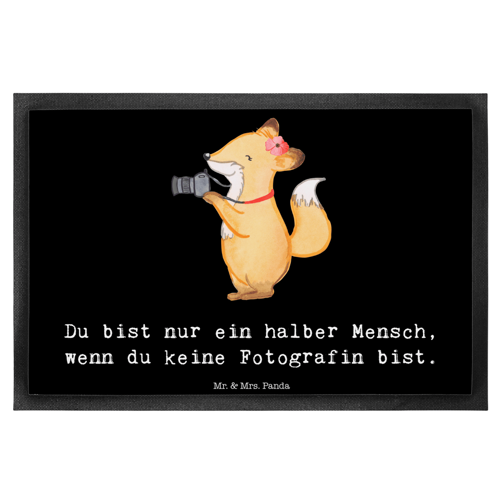 Fußmatte Fotografin mit Herz Fotografin, Fotoreporterin, Hobbyfotografin, Hochzeitsfotografin, Ausbildung, Fotografie, Profi Fotografin Türvorleger, Schmutzmatte, Fußabtreter, Matte, Schmutzfänger, Fußabstreifer, Schmutzfangmatte, Türmatte, Motivfußmatte,  Haustürmatte, Vorleger  Beruf, Ausbildung, Jubiläum, Abschied, Rente, Kollege, Kollegin, Geschenk, Schenken, Arbeitskollege, Mitarbeiter, Firma, Danke, Dankeschön
