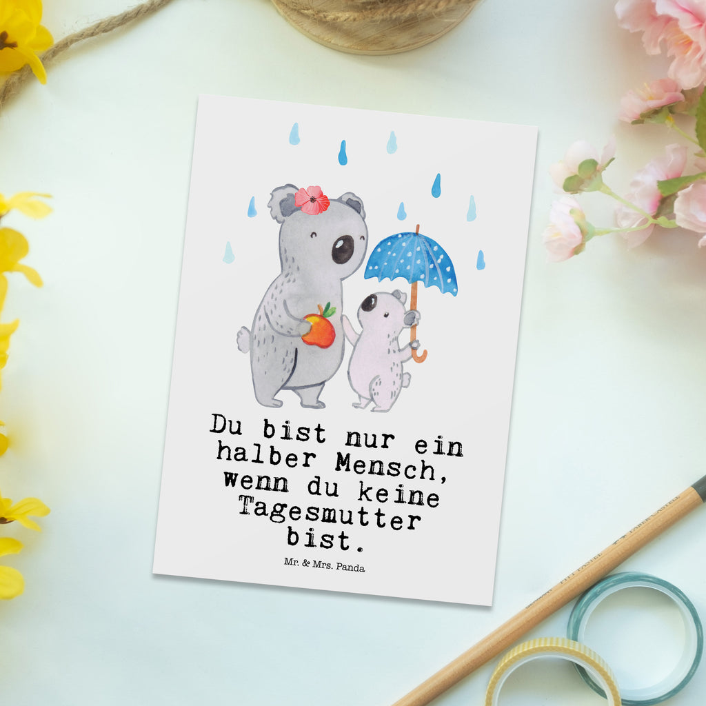 Postkarte Tagesmutter mit Herz Geschenkkarte, Grußkarte, Karte, Einladung, Ansichtskarte, Geburtstagskarte, Einladungskarte, Dankeskarte, Beruf, Ausbildung, Jubiläum, Abschied, Rente, Kollege, Kollegin, Geschenk, Schenken, Arbeitskollege, Mitarbeiter, Firma, Danke, Dankeschön