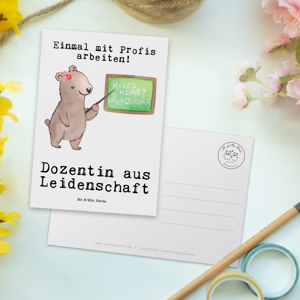 Postkarte Dozentin aus Leidenschaft Geschenkkarte, Grußkarte, Karte, Einladung, Ansichtskarte, Geburtstagskarte, Einladungskarte, Dankeskarte, Beruf, Ausbildung, Jubiläum, Abschied, Rente, Kollege, Kollegin, Geschenk, Schenken, Arbeitskollege, Mitarbeiter, Firma, Danke, Dankeschön, Dozentin, Professorin, Universität, Vorlesung, Tutorin, Akademikerin, Uni, Unterricht