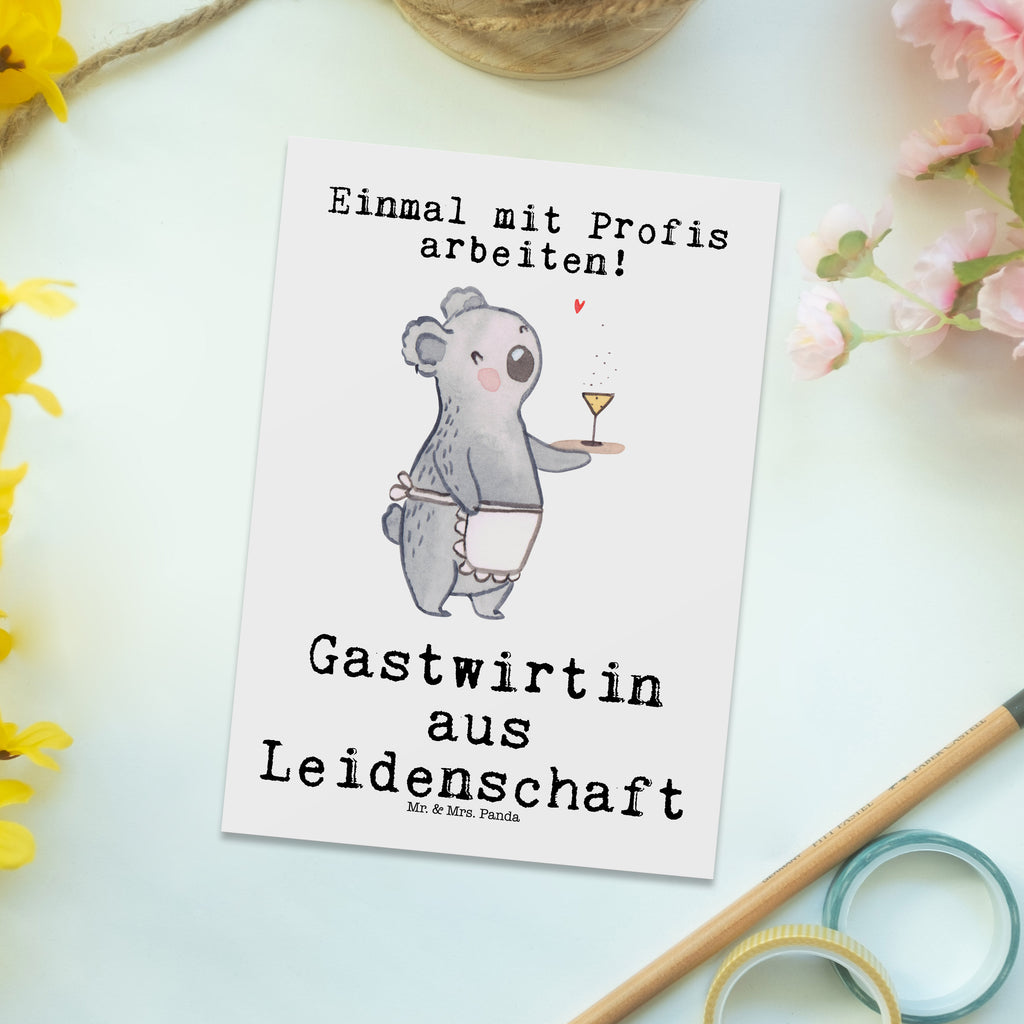 Postkarte Gastwirtin aus Leidenschaft Geschenkkarte, Grußkarte, Karte, Einladung, Ansichtskarte, Geburtstagskarte, Einladungskarte, Dankeskarte, Beruf, Ausbildung, Jubiläum, Abschied, Rente, Kollege, Kollegin, Geschenk, Schenken, Arbeitskollege, Mitarbeiter, Firma, Danke, Dankeschön, Kneipenwirtin, Gastwirtin, Gaststätte, Kneipe, Eröffnung, Barkeeperin, Rum, Bar