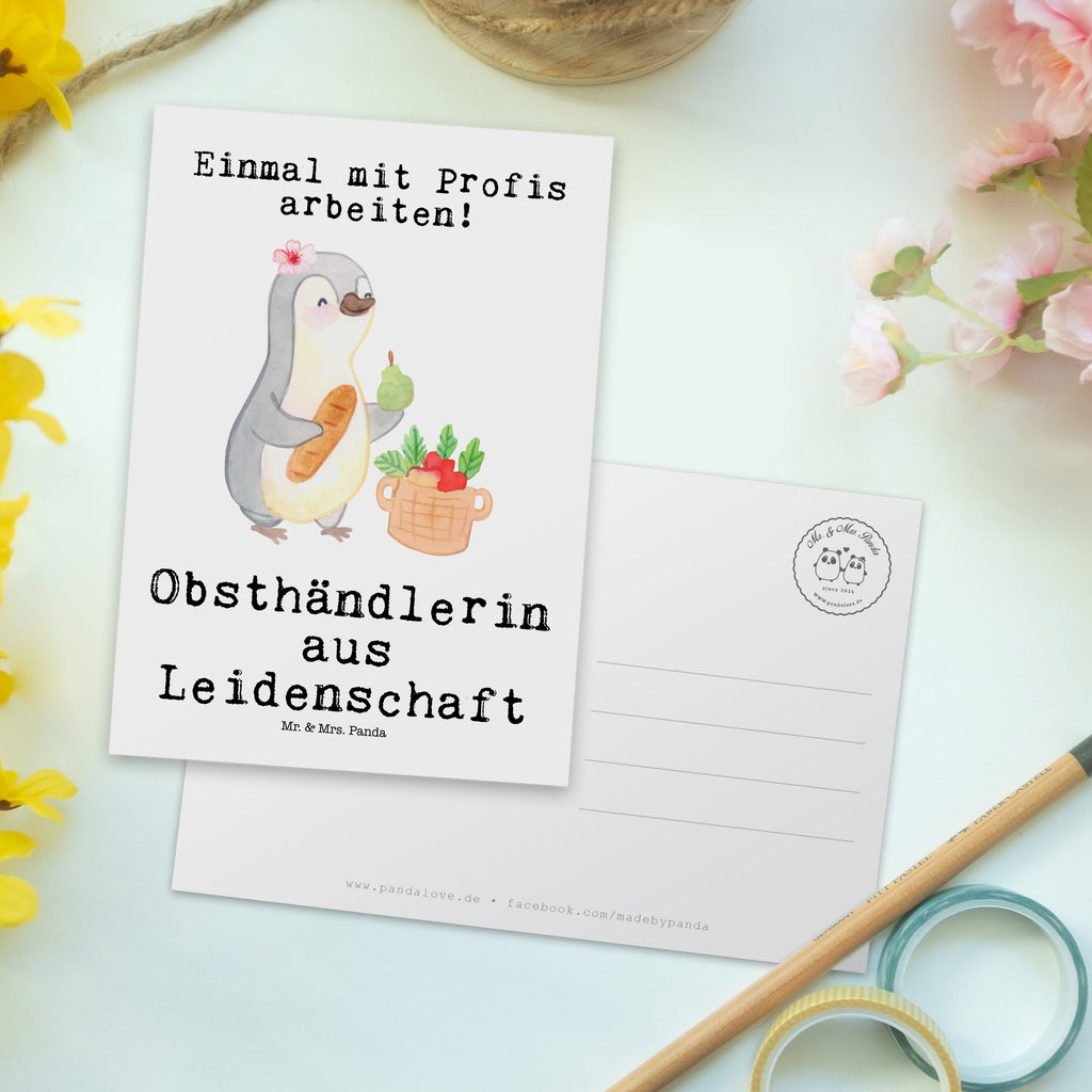 Postkarte Obsthändlerin aus Leidenschaft Geschenkkarte, Grußkarte, Karte, Einladung, Ansichtskarte, Geburtstagskarte, Einladungskarte, Dankeskarte, Beruf, Ausbildung, Jubiläum, Abschied, Rente, Kollege, Kollegin, Geschenk, Schenken, Arbeitskollege, Mitarbeiter, Firma, Danke, Dankeschön, Obsthändlerin, Obstverkäuferin, Wochenmarkthändlerin, Obstbäuerin, Obst- und Gemüsehändlerin, Obstplantage