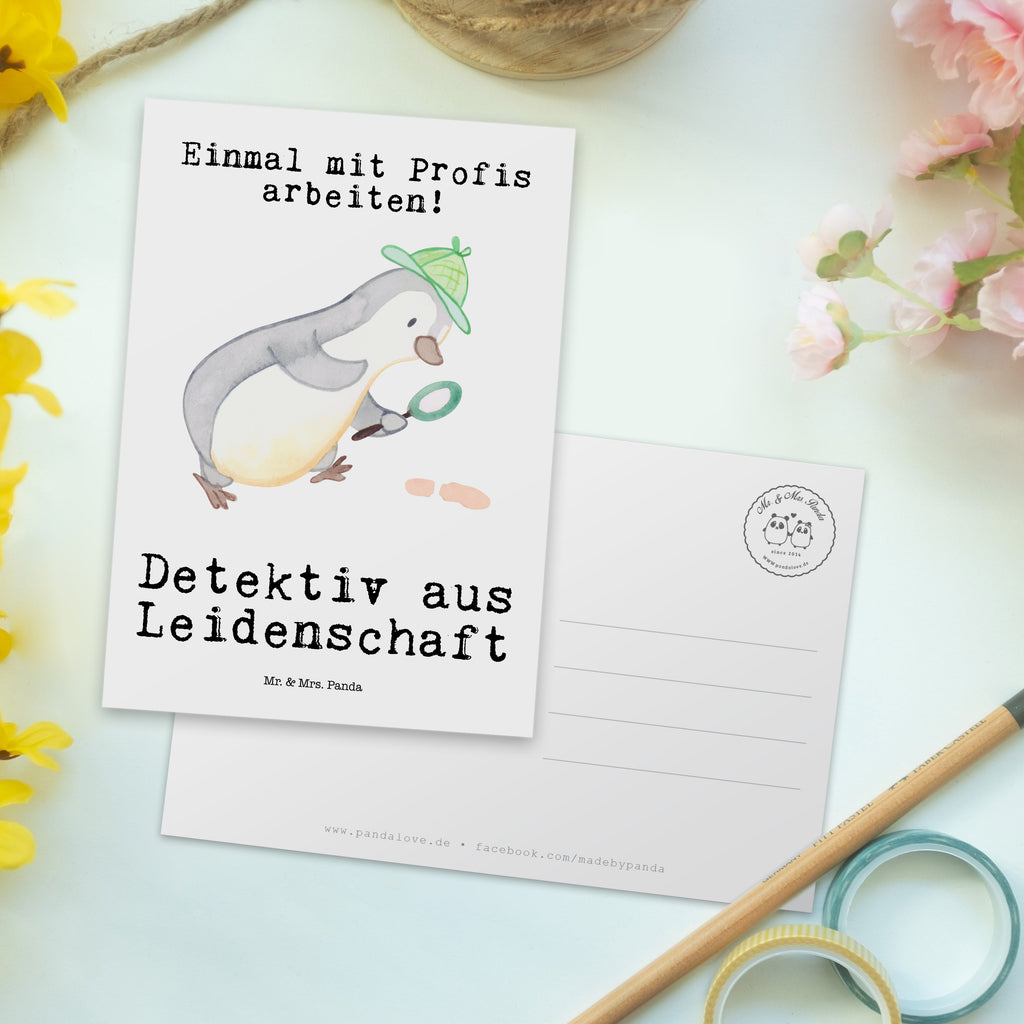 Postkarte Detektiv aus Leidenschaft Geschenkkarte, Grußkarte, Karte, Einladung, Ansichtskarte, Geburtstagskarte, Einladungskarte, Dankeskarte, Beruf, Ausbildung, Jubiläum, Abschied, Rente, Kollege, Kollegin, Geschenk, Schenken, Arbeitskollege, Mitarbeiter, Firma, Danke, Dankeschön, Detektiv, Ermittler, Agent, Privatdetektei, Berufsdetektiv, Wirtschaftsdetektei, Detektivausbildung, Spurensuche