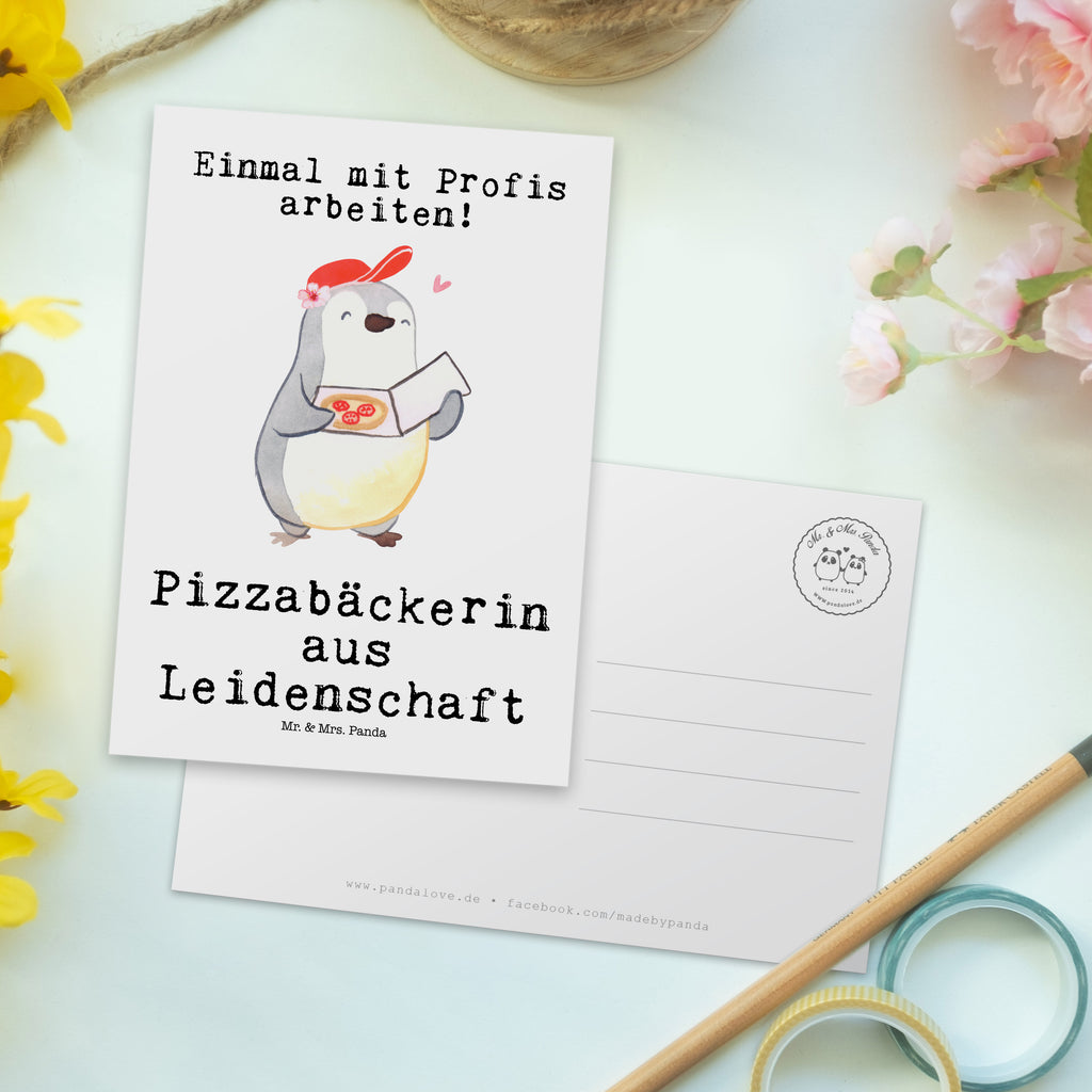 Postkarte Pizzabäckerin aus Leidenschaft Geschenkkarte, Grußkarte, Karte, Einladung, Ansichtskarte, Geburtstagskarte, Einladungskarte, Dankeskarte, Beruf, Ausbildung, Jubiläum, Abschied, Rente, Kollege, Kollegin, Geschenk, Schenken, Arbeitskollege, Mitarbeiter, Firma, Danke, Dankeschön, Lieferdienstmitarbeiterin, Pizzabäckerin, Pizzabotin, Pizzabringdienst, Lieferbringdienst