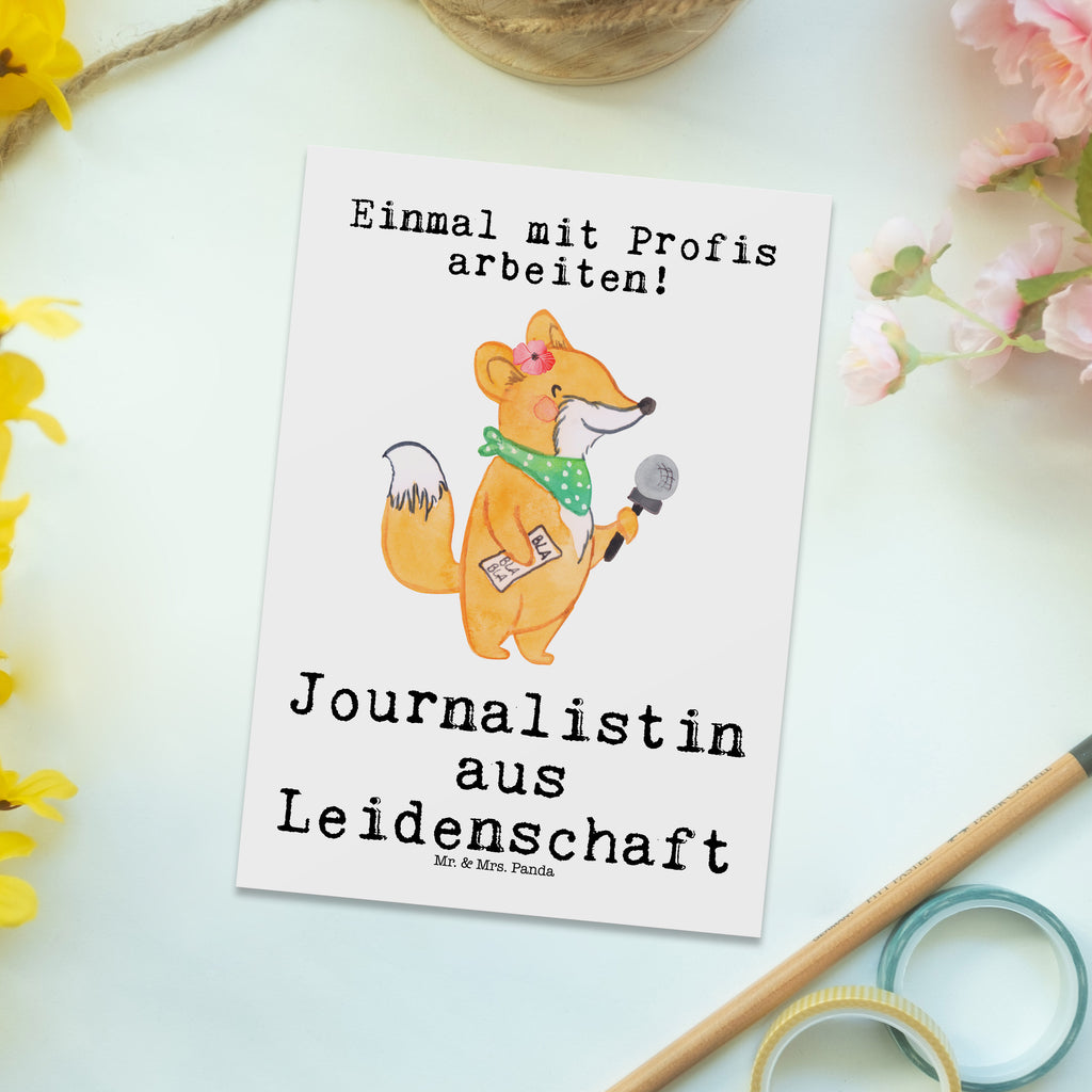 Postkarte Journalistin aus Leidenschaft Geschenkkarte, Grußkarte, Karte, Einladung, Ansichtskarte, Geburtstagskarte, Einladungskarte, Dankeskarte, Beruf, Ausbildung, Jubiläum, Abschied, Rente, Kollege, Kollegin, Geschenk, Schenken, Arbeitskollege, Mitarbeiter, Firma, Danke, Dankeschön, Journalistin, Reporterin, Redakteurin, Pressebüro, Studium