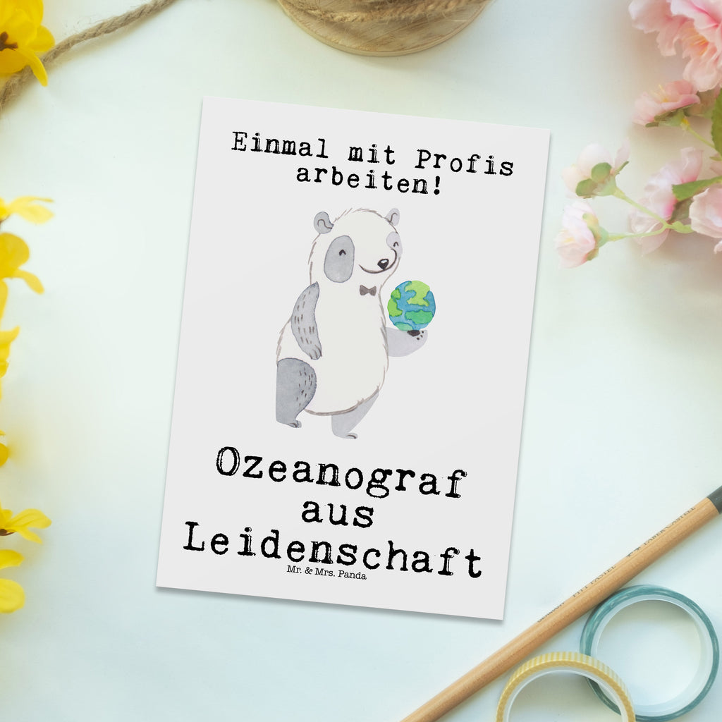 Postkarte Ozeanograf aus Leidenschaft Geschenkkarte, Grußkarte, Karte, Einladung, Ansichtskarte, Geburtstagskarte, Einladungskarte, Dankeskarte, Beruf, Ausbildung, Jubiläum, Abschied, Rente, Kollege, Kollegin, Geschenk, Schenken, Arbeitskollege, Mitarbeiter, Firma, Danke, Dankeschön, Ozeanograf, Meeresbiologe, Meereskundler, Naturwissenschaftler, Meeresforscher, maritime Forschung, Studium