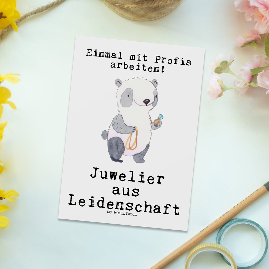 Postkarte Juwelier aus Leidenschaft Geschenkkarte, Grußkarte, Karte, Einladung, Ansichtskarte, Geburtstagskarte, Einladungskarte, Dankeskarte, Beruf, Ausbildung, Jubiläum, Abschied, Rente, Kollege, Kollegin, Geschenk, Schenken, Arbeitskollege, Mitarbeiter, Firma, Danke, Dankeschön, Juwelier, Goldschmied, Schmuckwarenhändler, Schmuckgeschäft, Eröffnung