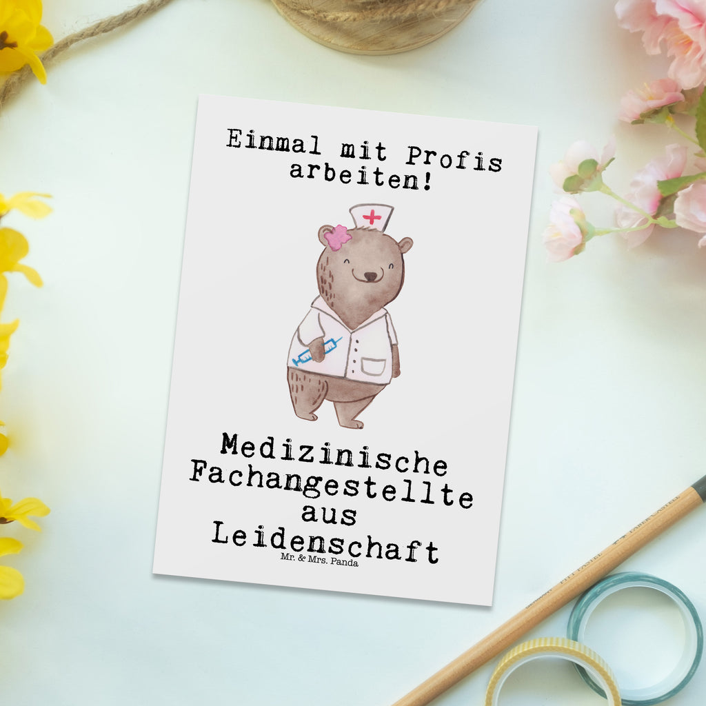 Postkarte Medizinische Fachangestellte aus Leidenschaft Geschenkkarte, Grußkarte, Karte, Einladung, Ansichtskarte, Geburtstagskarte, Einladungskarte, Dankeskarte, Beruf, Ausbildung, Jubiläum, Abschied, Rente, Kollege, Kollegin, Geschenk, Schenken, Arbeitskollege, Mitarbeiter, Firma, Danke, Dankeschön, Arzthelferin, Medizinische Fachangestellte, Sprechstundenhilfe