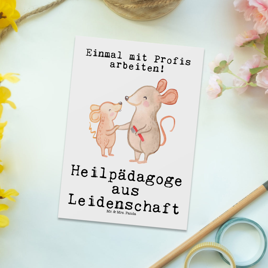Postkarte Heilpädagoge aus Leidenschaft Geschenkkarte, Grußkarte, Karte, Einladung, Ansichtskarte, Geburtstagskarte, Einladungskarte, Dankeskarte, Beruf, Ausbildung, Jubiläum, Abschied, Rente, Kollege, Kollegin, Geschenk, Schenken, Arbeitskollege, Mitarbeiter, Firma, Danke, Dankeschön, Heilpädagoge, Heilpädagogik, Studium