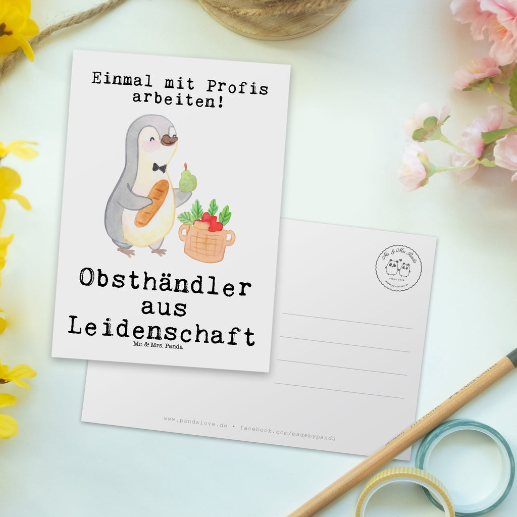 Postkarte Obsthändler aus Leidenschaft Geschenkkarte, Grußkarte, Karte, Einladung, Ansichtskarte, Geburtstagskarte, Einladungskarte, Dankeskarte, Beruf, Ausbildung, Jubiläum, Abschied, Rente, Kollege, Kollegin, Geschenk, Schenken, Arbeitskollege, Mitarbeiter, Firma, Danke, Dankeschön, Obsthändler, Obstverkäufer, Wochenmarkthändler, Obstbauer, Obst- und Gemüsehändler, Obstplantage