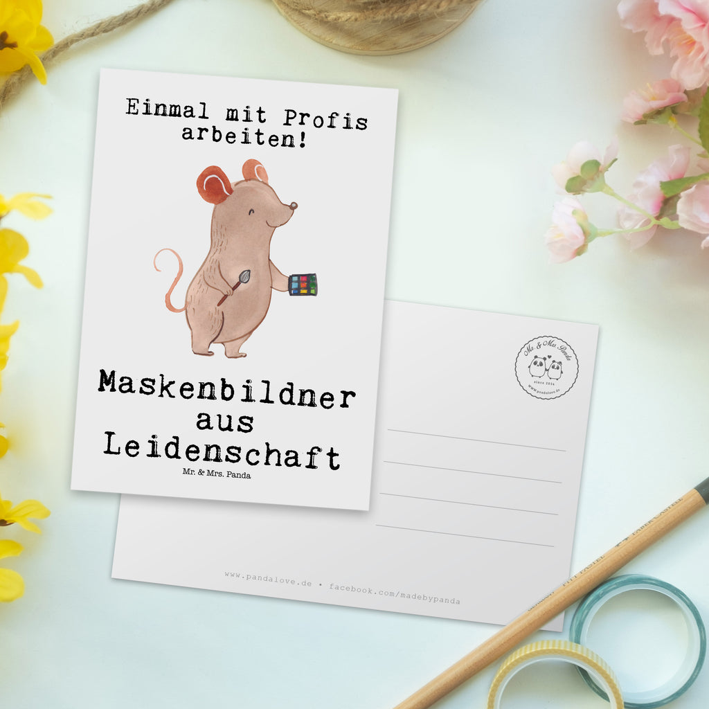 Postkarte Maskenbildner aus Leidenschaft Geschenkkarte, Grußkarte, Karte, Einladung, Ansichtskarte, Geburtstagskarte, Einladungskarte, Dankeskarte, Beruf, Ausbildung, Jubiläum, Abschied, Rente, Kollege, Kollegin, Geschenk, Schenken, Arbeitskollege, Mitarbeiter, Firma, Danke, Dankeschön, Kosmetiker, Make Up Artist, Maskenbildner, Visagist, Beauty Salon, Kosmetikstudio, Eröffnung