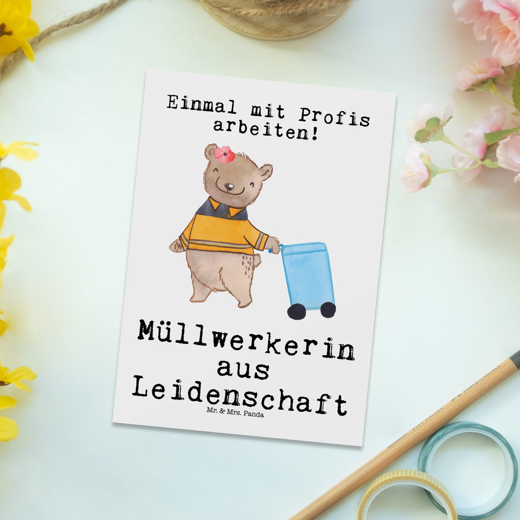 Postkarte Müllwerkerin aus Leidenschaft Geschenkkarte, Grußkarte, Karte, Einladung, Ansichtskarte, Geburtstagskarte, Einladungskarte, Dankeskarte, Beruf, Ausbildung, Jubiläum, Abschied, Rente, Kollege, Kollegin, Geschenk, Schenken, Arbeitskollege, Mitarbeiter, Firma, Danke, Dankeschön, Müllwerkerin, Fachkraft Kreislauf- und Abfallwirtschaft, Müllentsorgerin, Kehrichtfrau, Müllfrau, Müllfahreriin