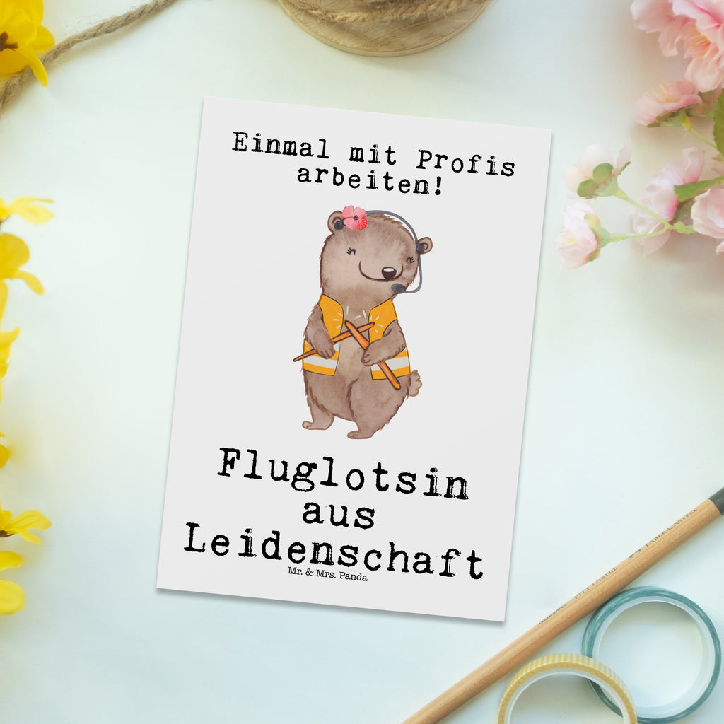 Postkarte Fluglotsin aus Leidenschaft Geschenkkarte, Grußkarte, Karte, Einladung, Ansichtskarte, Geburtstagskarte, Einladungskarte, Dankeskarte, Beruf, Ausbildung, Jubiläum, Abschied, Rente, Kollege, Kollegin, Geschenk, Schenken, Arbeitskollege, Mitarbeiter, Firma, Danke, Dankeschön, Fluglotsin, Flugverkehrsleiterin, Luftfahrtpersonal, Flugsicherung