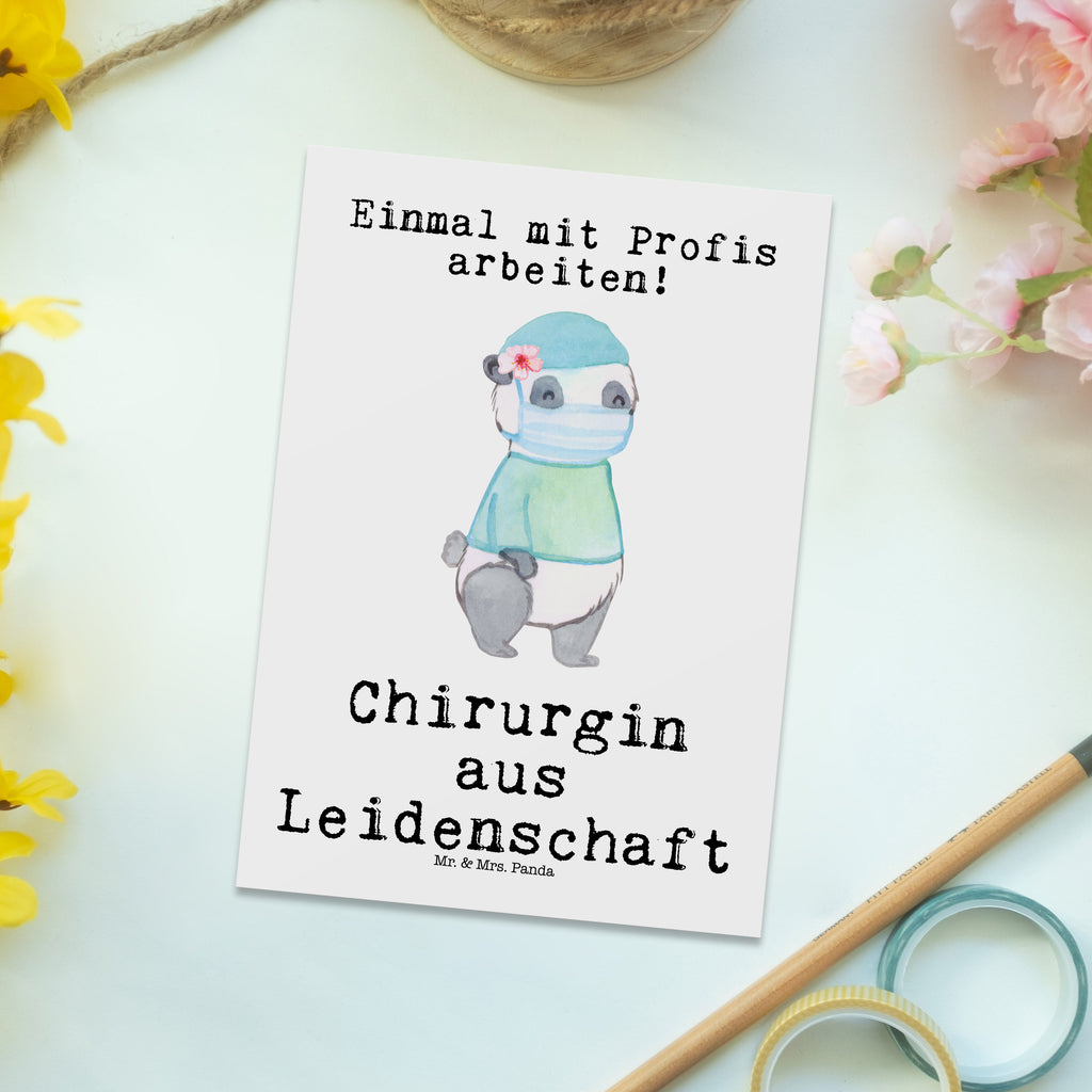 Postkarte Chirurgin aus Leidenschaft Geschenkkarte, Grußkarte, Karte, Einladung, Ansichtskarte, Geburtstagskarte, Einladungskarte, Beruf, Ausbildung, Jubiläum, Abschied, Rente, Kollege, Kollegin, Geschenk, Schenken, Arbeitskollege, Mitarbeiter, Firma, Danke, Dankeschön, Chirurgin, Unfallchirurgini, Notfallchirurgin, Krankenhaus, Ärztin, Medizinerin