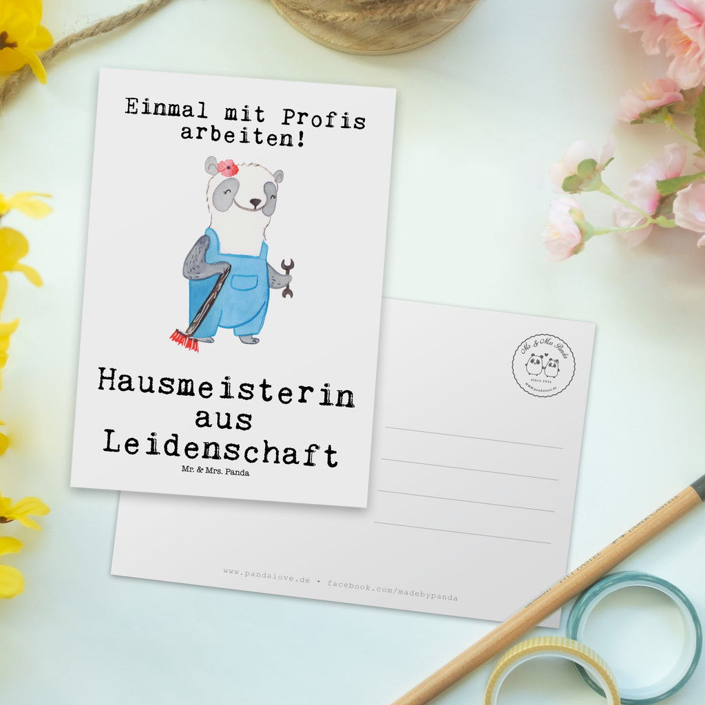 Postkarte Hausmeisterin aus Leidenschaft Geschenkkarte, Grußkarte, Karte, Einladung, Ansichtskarte, Geburtstagskarte, Einladungskarte, Beruf, Ausbildung, Jubiläum, Abschied, Rente, Kollege, Kollegin, Geschenk, Schenken, Arbeitskollege, Mitarbeiter, Firma, Danke, Dankeschön, Hausmeisterin, Concierge, Hausverwalterin, Facility Manager