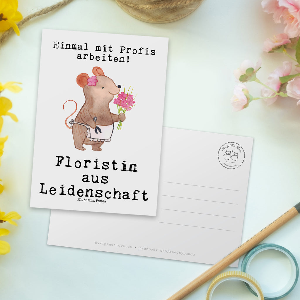 Postkarte Floristin aus Leidenschaft Geschenkkarte, Grußkarte, Karte, Einladung, Ansichtskarte, Geburtstagskarte, Einladungskarte, Dankeskarte, Beruf, Ausbildung, Jubiläum, Abschied, Rente, Kollege, Kollegin, Geschenk, Schenken, Arbeitskollege, Mitarbeiter, Firma, Danke, Dankeschön, Blumenhändlerin, Floristin, Blumenlanden, Blumenprofi
