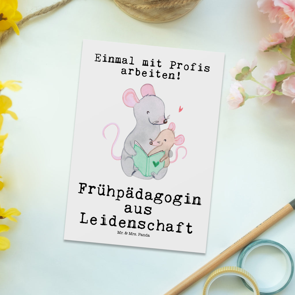 Postkarte Frühpädagogin aus Leidenschaft Geschenkkarte, Grußkarte, Karte, Einladung, Ansichtskarte, Geburtstagskarte, Einladungskarte, Beruf, Ausbildung, Jubiläum, Abschied, Rente, Kollege, Kollegin, Geschenk, Schenken, Arbeitskollege, Mitarbeiter, Firma, Danke, Dankeschön, Frühpädagogin, Frühpädagogik, Studium
