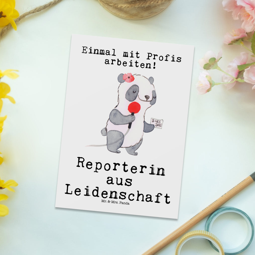 Postkarte Reporterin aus Leidenschaft Geschenkkarte, Grußkarte, Karte, Einladung, Ansichtskarte, Geburtstagskarte, Einladungskarte, Dankeskarte, Beruf, Ausbildung, Jubiläum, Abschied, Rente, Kollege, Kollegin, Geschenk, Schenken, Arbeitskollege, Mitarbeiter, Firma, Danke, Dankeschön