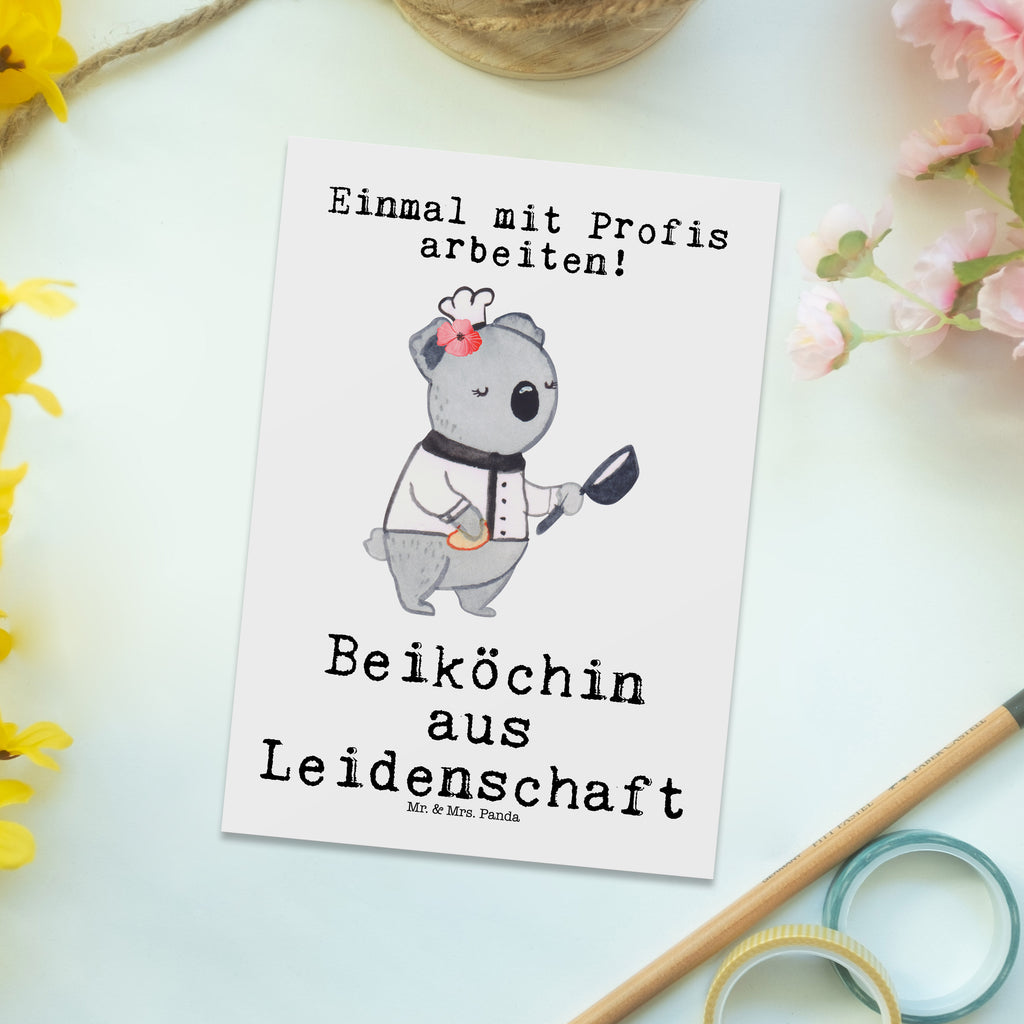 Postkarte Beiköchin aus Leidenschaft Geschenkkarte, Grußkarte, Karte, Einladung, Ansichtskarte, Geburtstagskarte, Einladungskarte, Dankeskarte, Beruf, Ausbildung, Jubiläum, Abschied, Rente, Kollege, Kollegin, Geschenk, Schenken, Arbeitskollege, Mitarbeiter, Firma, Danke, Dankeschön, Beiköchin, Spülhilfe, Hilfsköchin, Jungkoch, Küchenhilfe, Gastronomie, Restaurant, Köchin
