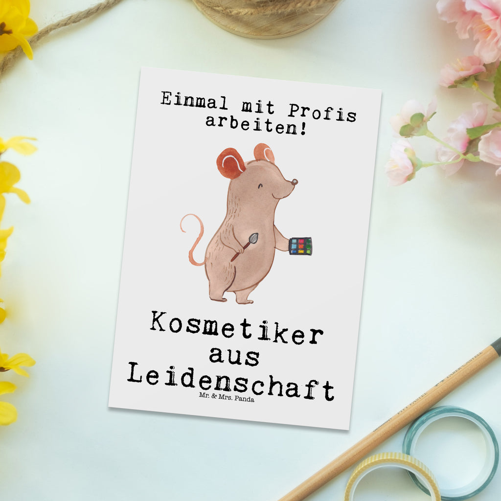 Postkarte Kosmetiker aus Leidenschaft Geschenkkarte, Grußkarte, Karte, Einladung, Ansichtskarte, Geburtstagskarte, Einladungskarte, Dankeskarte, Beruf, Ausbildung, Jubiläum, Abschied, Rente, Kollege, Kollegin, Geschenk, Schenken, Arbeitskollege, Mitarbeiter, Firma, Danke, Dankeschön, Kosmetiker, Make Up Artist, Maskenbildner, Visagist, Beauty Salon, Kosmetikstudio, Eröffnung