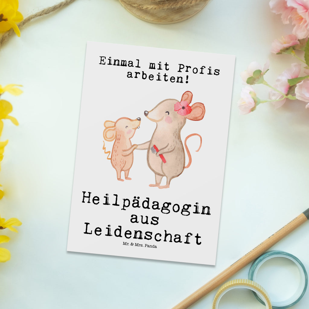 Postkarte Heilpädagogin aus Leidenschaft Geschenkkarte, Grußkarte, Karte, Einladung, Ansichtskarte, Geburtstagskarte, Einladungskarte, Beruf, Ausbildung, Jubiläum, Abschied, Rente, Kollege, Kollegin, Geschenk, Schenken, Arbeitskollege, Mitarbeiter, Firma, Danke, Dankeschön, Heilpädagogin, Heilpädagogik, Studium