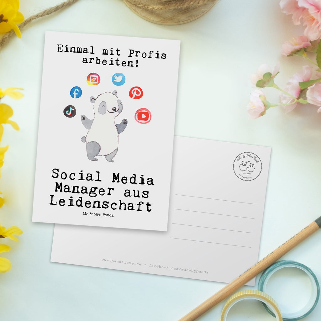 Postkarte Social Media Manager aus Leidenschaft Geschenkkarte, Grußkarte, Karte, Einladung, Ansichtskarte, Geburtstagskarte, Einladungskarte, Dankeskarte, Beruf, Ausbildung, Jubiläum, Abschied, Rente, Kollege, Kollegin, Geschenk, Schenken, Arbeitskollege, Mitarbeiter, Firma, Danke, Dankeschön
