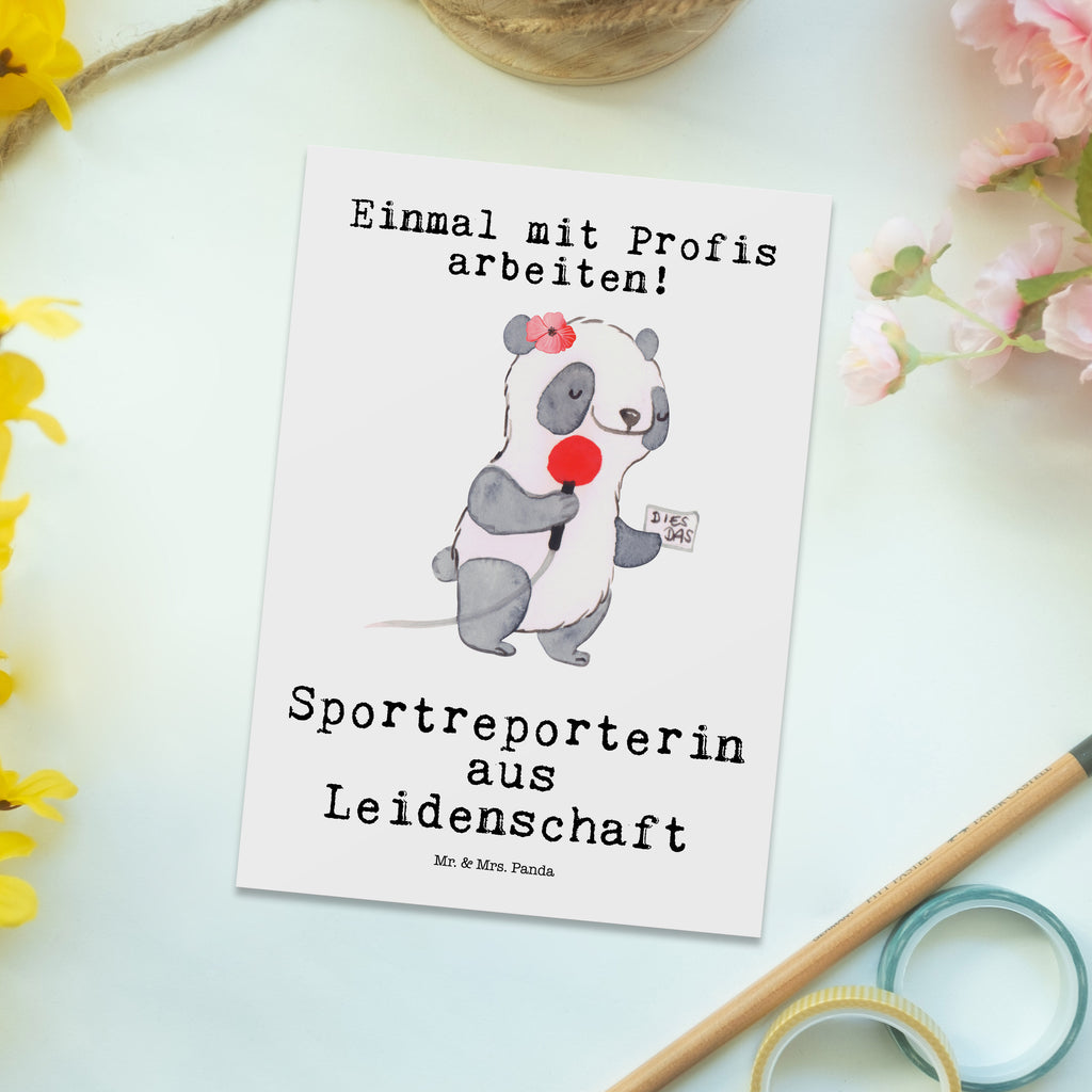 Postkarte Sportreporterin aus Leidenschaft Geschenkkarte, Grußkarte, Karte, Einladung, Ansichtskarte, Geburtstagskarte, Einladungskarte, Beruf, Ausbildung, Jubiläum, Abschied, Rente, Kollege, Kollegin, Geschenk, Schenken, Arbeitskollege, Mitarbeiter, Firma, Danke, Dankeschön