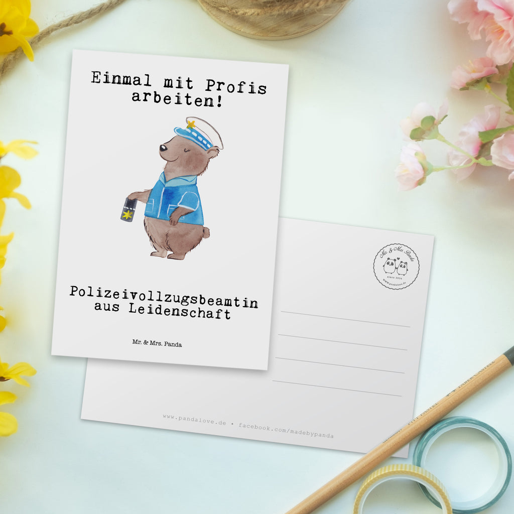Postkarte Polizeivollzugsbeamtin aus Leidenschaft Geschenkkarte, Grußkarte, Karte, Einladung, Ansichtskarte, Geburtstagskarte, Einladungskarte, Beruf, Ausbildung, Jubiläum, Abschied, Rente, Kollege, Kollegin, Geschenk, Schenken, Arbeitskollege, Mitarbeiter, Firma, Danke, Dankeschön, Polizeivollzugsbeamte, Polizistin  Polizei