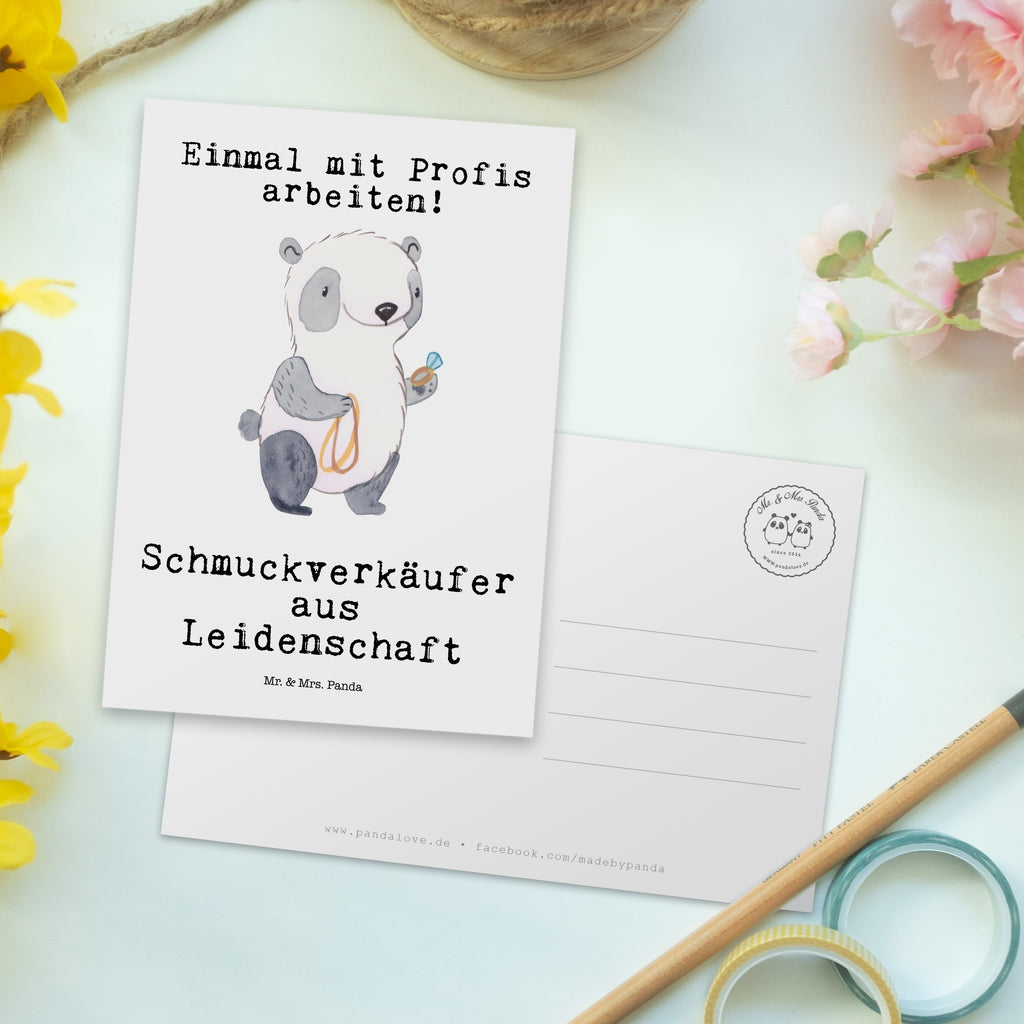 Postkarte Schmuckverkäufer aus Leidenschaft Geschenkkarte, Grußkarte, Karte, Einladung, Ansichtskarte, Geburtstagskarte, Einladungskarte, Beruf, Ausbildung, Jubiläum, Abschied, Rente, Kollege, Kollegin, Geschenk, Schenken, Arbeitskollege, Mitarbeiter, Firma, Danke, Dankeschön, Schmuckverkäufer, Juwelier, Goldschmied, Schmied, Schmuckwarenhändler, Schmuckgeschäft, Eröffnung