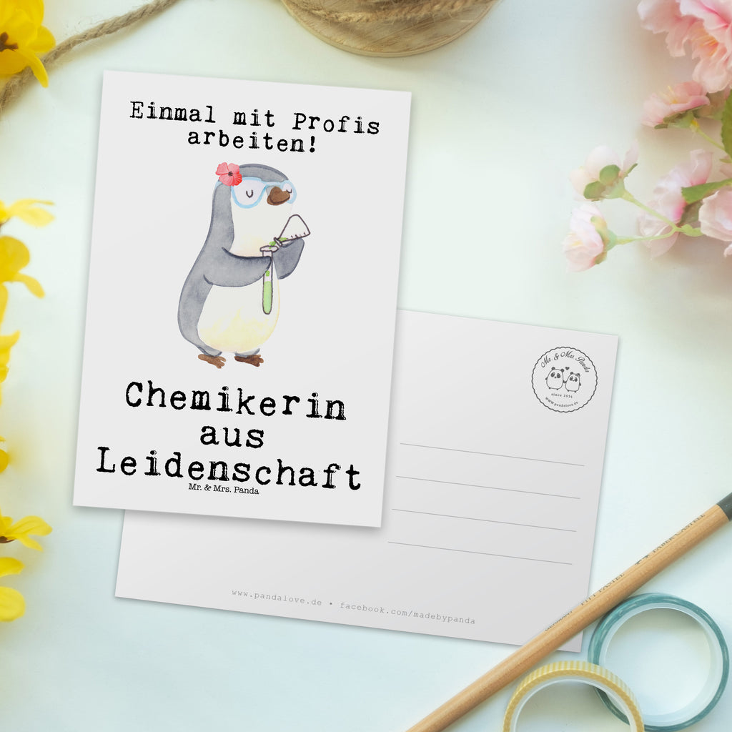 Postkarte Chemikerin aus Leidenschaft Geschenkkarte, Grußkarte, Karte, Einladung, Ansichtskarte, Geburtstagskarte, Einladungskarte, Dankeskarte, Beruf, Ausbildung, Jubiläum, Abschied, Rente, Kollege, Kollegin, Geschenk, Schenken, Arbeitskollege, Mitarbeiter, Firma, Danke, Dankeschön, Chemikerin, Chemielaborantin, Naturwissenschaftlerin, Labor, Studium, Forschung, Wissenschaftlerin