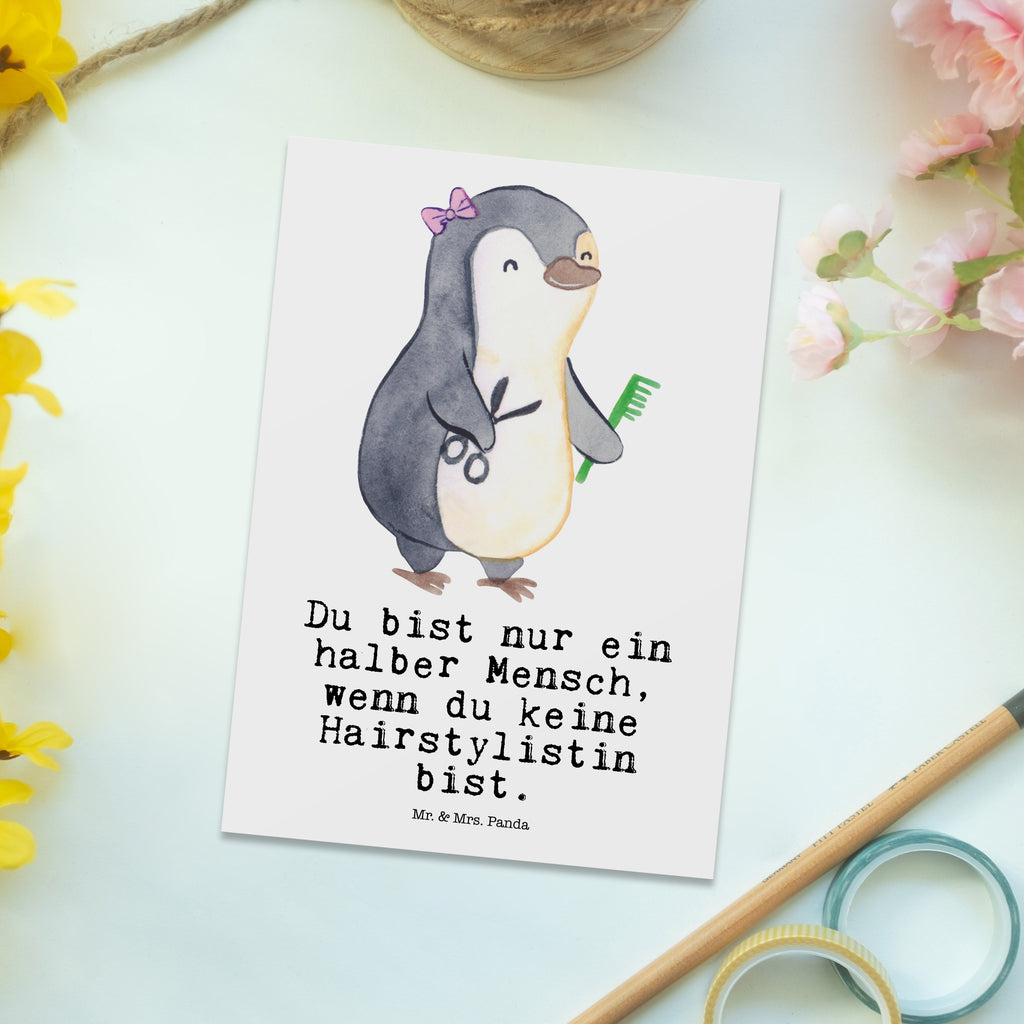 Postkarte Hairstylistin mit Herz Geschenkkarte, Grußkarte, Karte, Einladung, Ansichtskarte, Geburtstagskarte, Einladungskarte, Dankeskarte, Beruf, Ausbildung, Jubiläum, Abschied, Rente, Kollege, Kollegin, Geschenk, Schenken, Arbeitskollege, Mitarbeiter, Firma, Danke, Dankeschön, Frisörin, Haarstylistin, Hairstylistin, Friseursalon