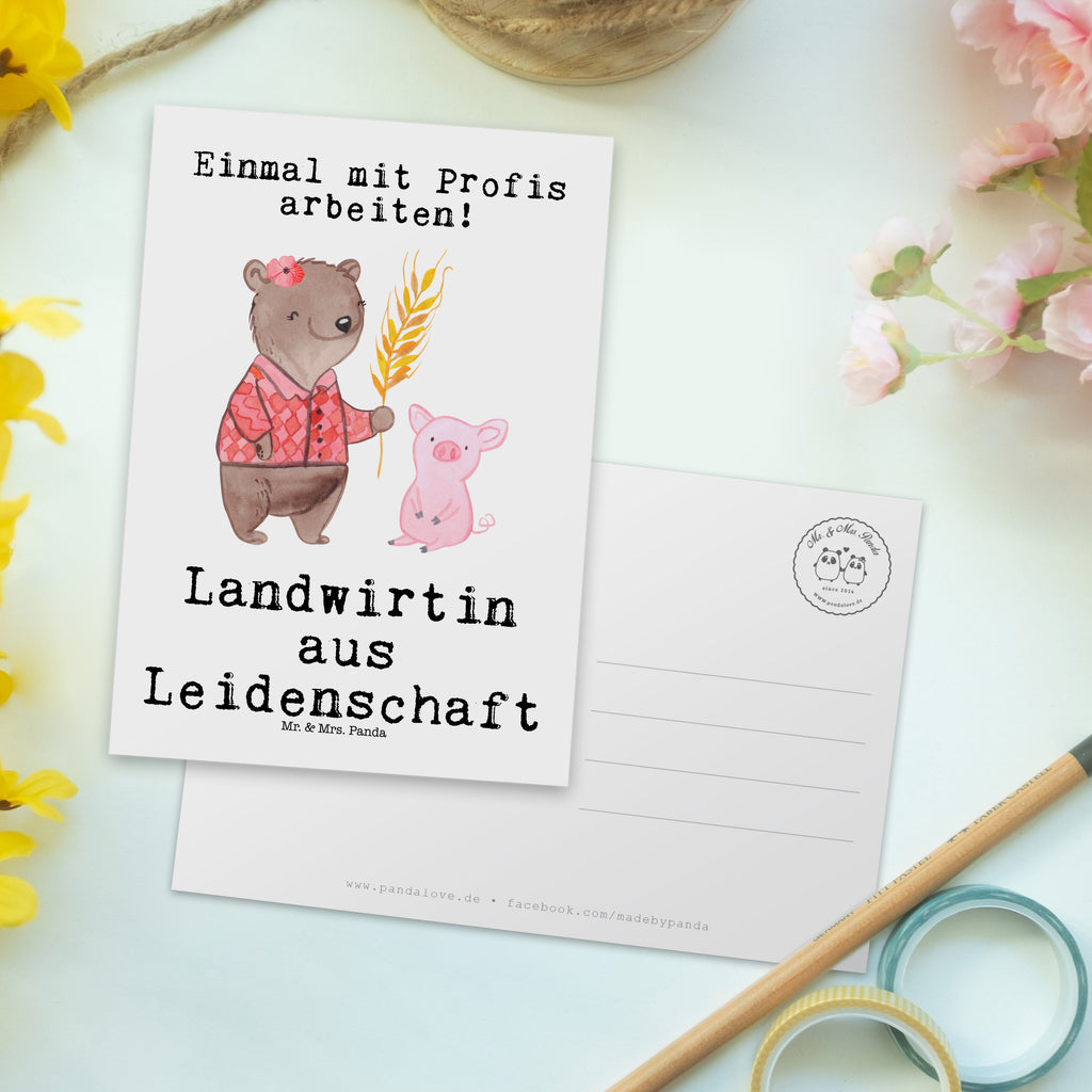 Postkarte Landwirtin aus Leidenschaft Geschenkkarte, Grußkarte, Karte, Einladung, Ansichtskarte, Geburtstagskarte, Einladungskarte, Dankeskarte, Beruf, Ausbildung, Jubiläum, Abschied, Rente, Kollege, Kollegin, Geschenk, Schenken, Arbeitskollege, Mitarbeiter, Firma, Danke, Dankeschön, Landwirtin, Bäuerin, Tierwirtin, Agronomin, Farmerin, Bauernhof