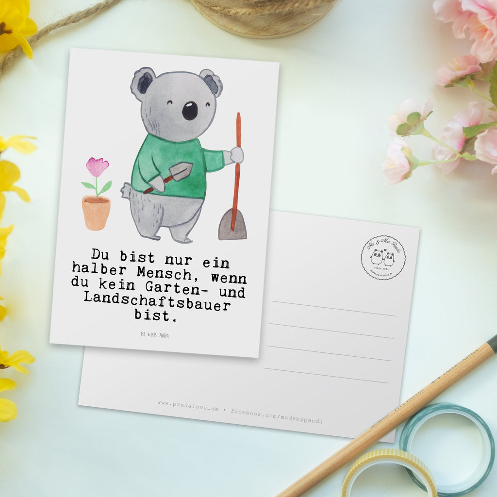 Postkarte Garten- und Landschaftsbauer mit Herz Geschenkkarte, Grußkarte, Karte, Einladung, Ansichtskarte, Geburtstagskarte, Einladungskarte, Dankeskarte, Beruf, Ausbildung, Jubiläum, Abschied, Rente, Kollege, Kollegin, Geschenk, Schenken, Arbeitskollege, Mitarbeiter, Firma, Danke, Dankeschön, Gärtner, Gartenplaner, Gärtnerei, Gartenbau, Hobbygärtner, Garten- und Landschaftsbauer