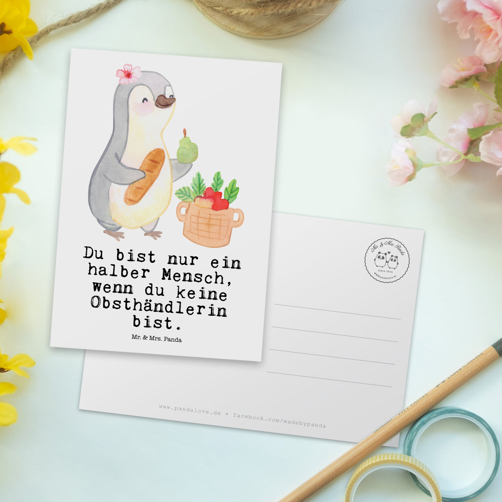 Postkarte Obsthändlerin mit Herz Geschenkkarte, Grußkarte, Karte, Einladung, Ansichtskarte, Geburtstagskarte, Einladungskarte, Dankeskarte, Beruf, Ausbildung, Jubiläum, Abschied, Rente, Kollege, Kollegin, Geschenk, Schenken, Arbeitskollege, Mitarbeiter, Firma, Danke, Dankeschön, Obsthändlerin, Obstverkäuferin, Wochenmarkthändlerin, Obstbäuerin, Obst- und Gemüsehändlerin, Obstplantage