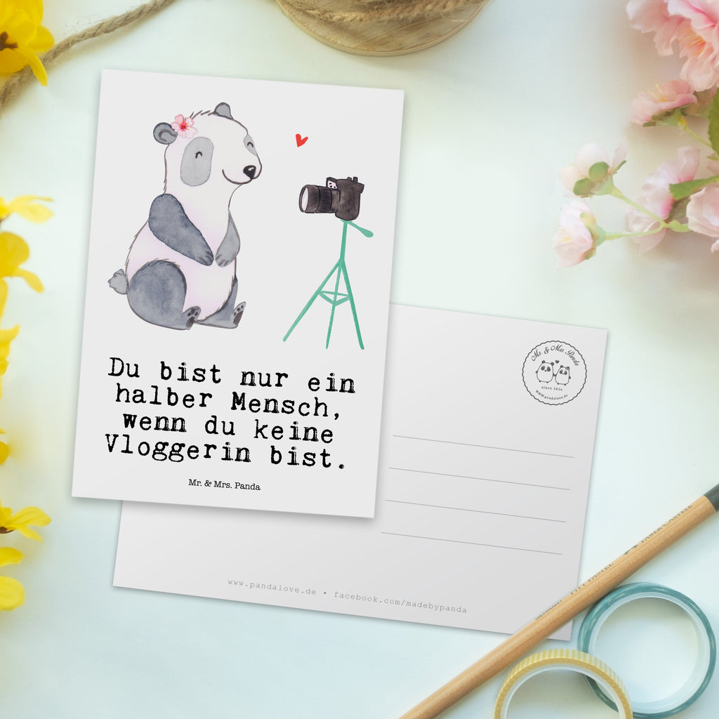 Postkarte Vloggerin mit Herz Geschenkkarte, Grußkarte, Karte, Einladung, Ansichtskarte, Geburtstagskarte, Einladungskarte, Dankeskarte, Beruf, Ausbildung, Jubiläum, Abschied, Rente, Kollege, Kollegin, Geschenk, Schenken, Arbeitskollege, Mitarbeiter, Firma, Danke, Dankeschön