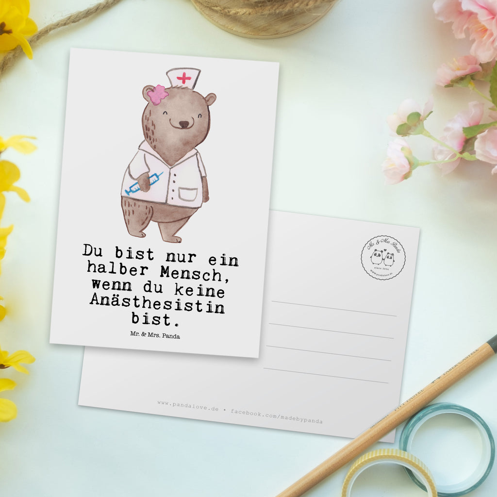 Postkarte Anästhesistin mit Herz Geschenkkarte, Grußkarte, Karte, Einladung, Ansichtskarte, Geburtstagskarte, Einladungskarte, Dankeskarte, Beruf, Ausbildung, Jubiläum, Abschied, Rente, Kollege, Kollegin, Geschenk, Schenken, Arbeitskollege, Mitarbeiter, Firma, Danke, Dankeschön, Anästhesistin, Narkoseärztin, Anästhesie, Krankenhaus, Studium