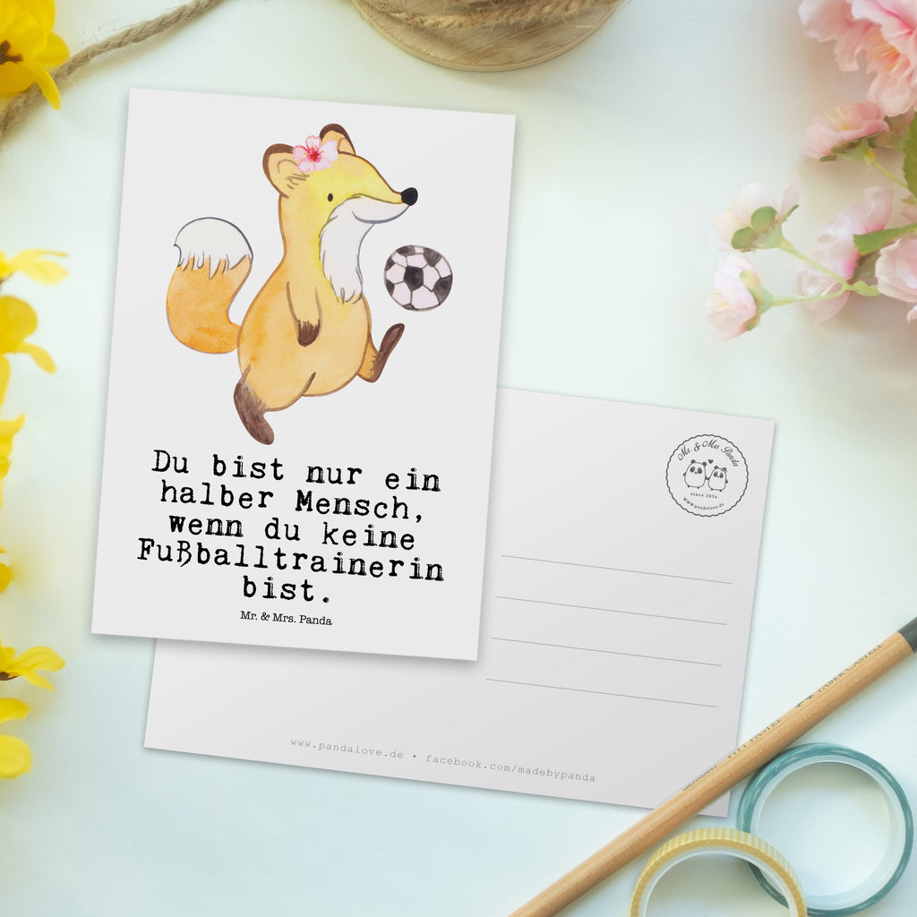 Postkarte Fußballtrainerin mit Herz Geschenkkarte, Grußkarte, Karte, Einladung, Ansichtskarte, Geburtstagskarte, Einladungskarte, Beruf, Ausbildung, Jubiläum, Abschied, Rente, Kollege, Kollegin, Geschenk, Schenken, Arbeitskollege, Mitarbeiter, Firma, Danke, Dankeschön, Fußballtrainerin, Fußballspiel, Glücksbringer, Verein Fußball
