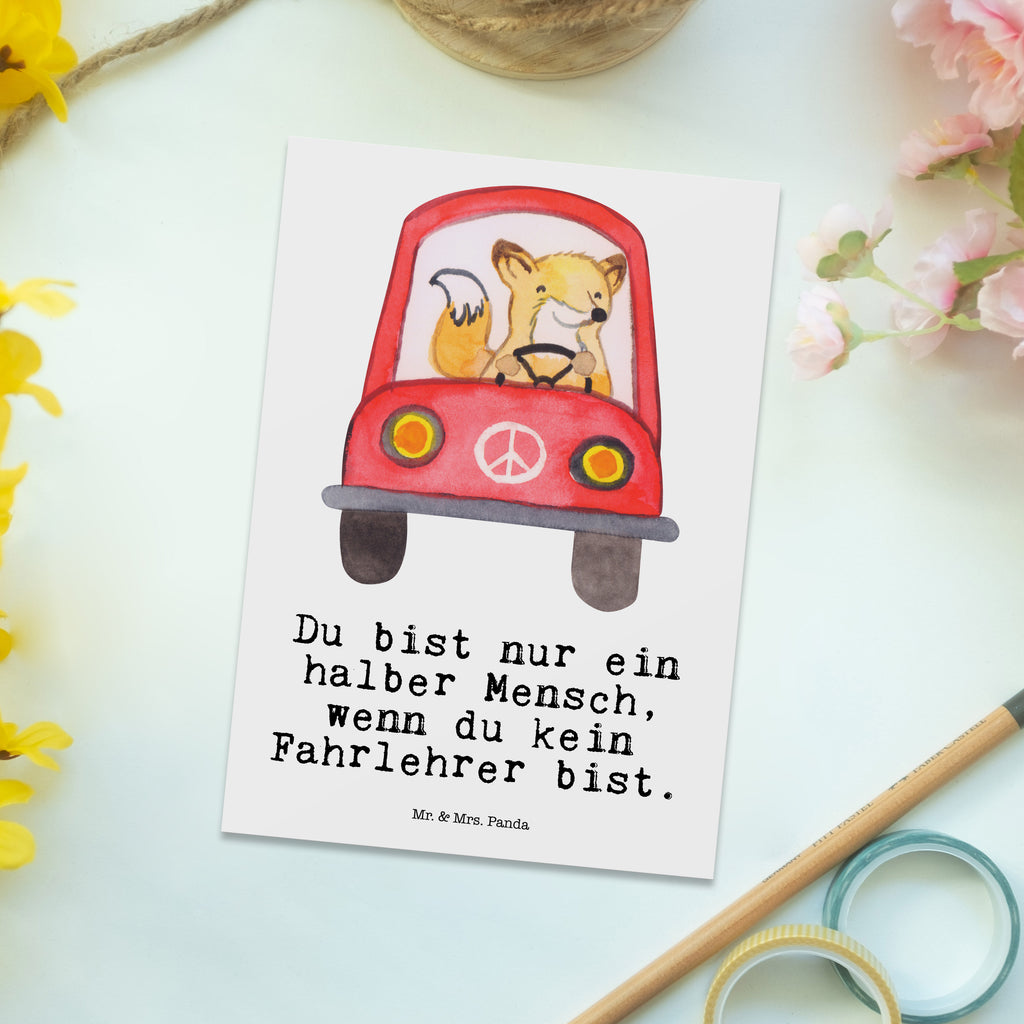 Postkarte Fahrlehrer mit Herz Geschenkkarte, Grußkarte, Karte, Einladung, Ansichtskarte, Geburtstagskarte, Einladungskarte, Dankeskarte, Beruf, Ausbildung, Jubiläum, Abschied, Rente, Kollege, Kollegin, Geschenk, Schenken, Arbeitskollege, Mitarbeiter, Firma, Danke, Dankeschön, Fahrlehrer, Fahrschule, Fahrschullehrer